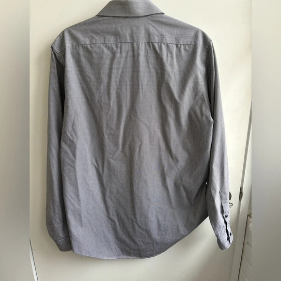 Calvin Klein Infinite Slim Fit Performance Non Iron Dress Shirt - Picture 4 of 4